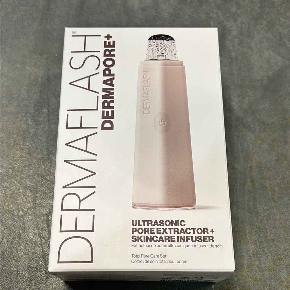 Dermaflash DERMAPORE+
Ultrasonic Pore Extractor + Skincare Infuser Set